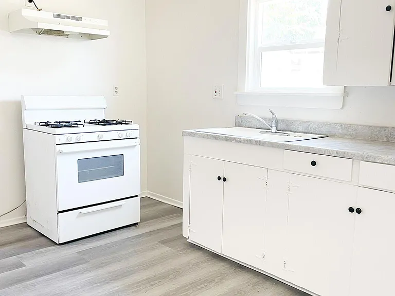 440 W 23rd St #1/2 — Photo 6