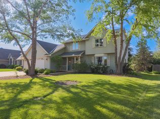 6100 Regency Hills Dr, Racine, WI 53406