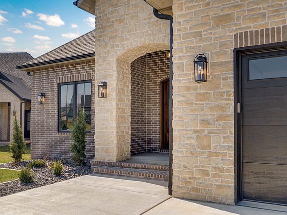 4th image of 5072 E Ferdinand Court