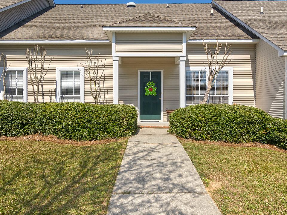 1st image of 8 Silverleaf Ln