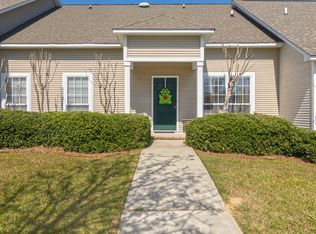 8 Silverleaf Ln, Hattiesburg, MS 39402
