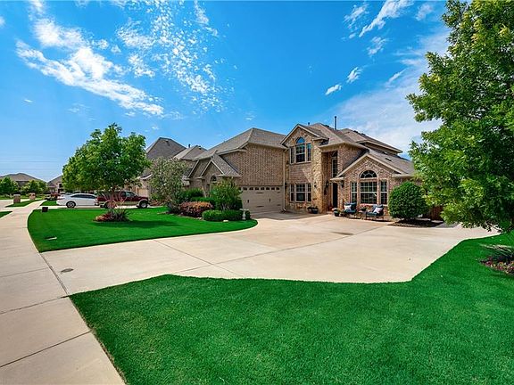4th image of 1711 Greenwood Ct