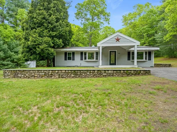 138 Pleasant St, Pembroke, MA 02359