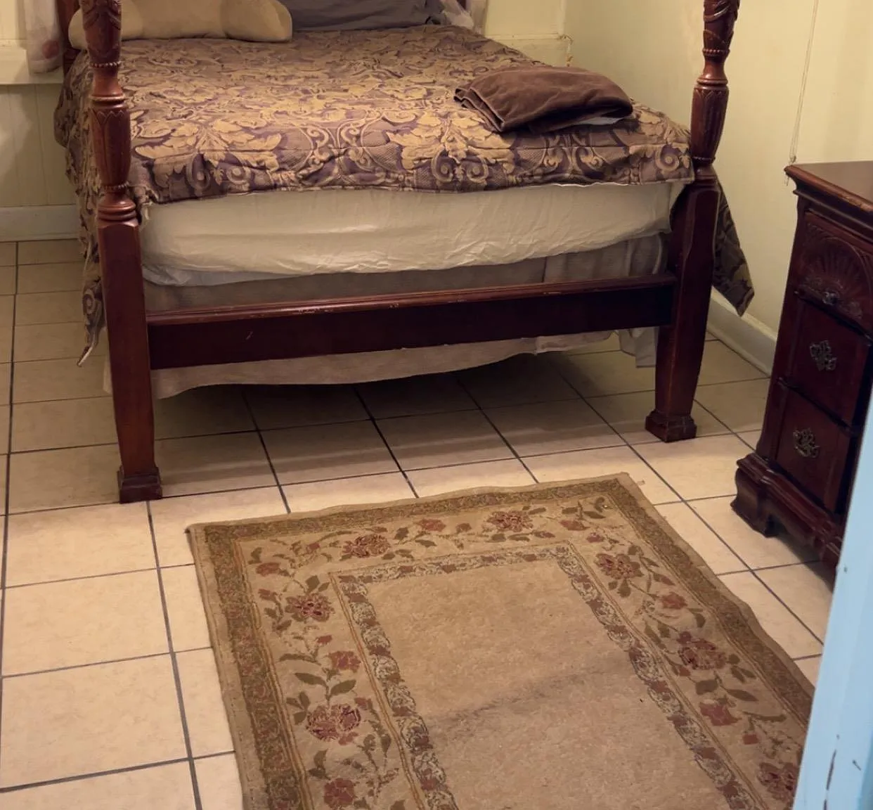 4 bed, 4.5 bath, $2,000 — Photo 1