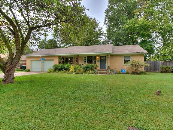 2nd image of 1309 Sunset Dr
