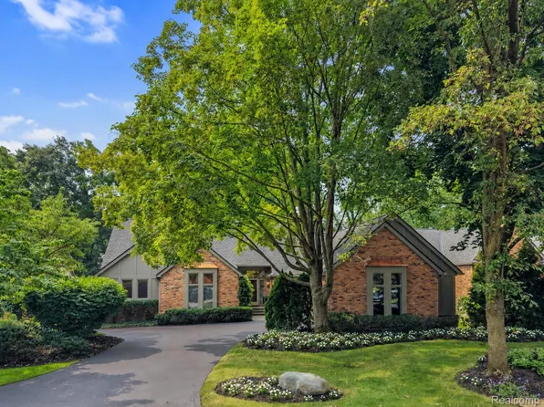 213 Norcliff Dr, Bloomfield Hills, MI 48302
