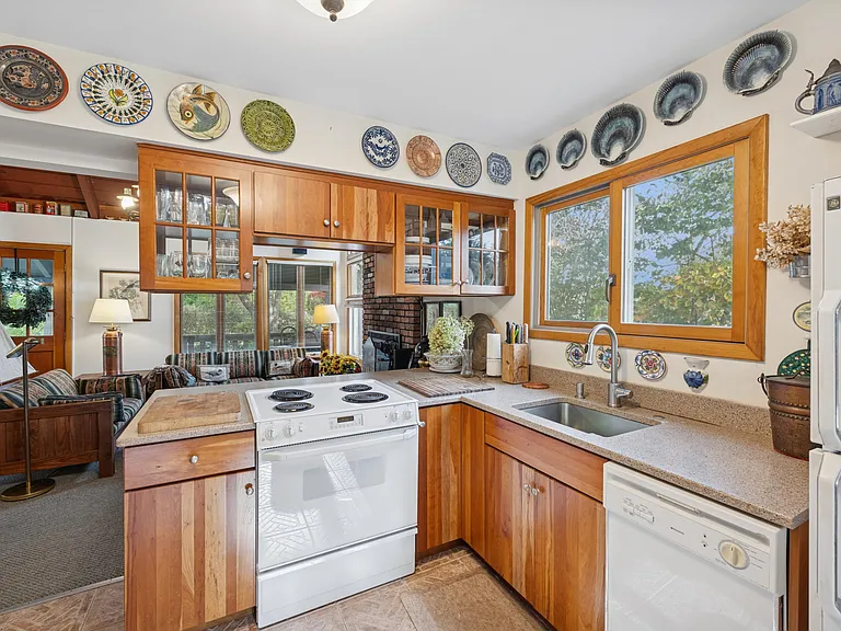 22 Flagg Ave — Photo 10