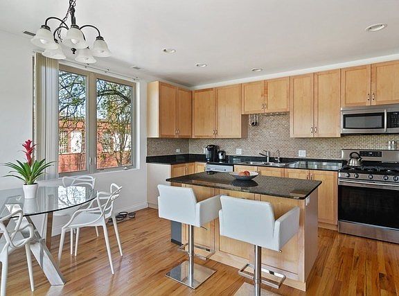 4th image of 1225 N California Ave APT 2A