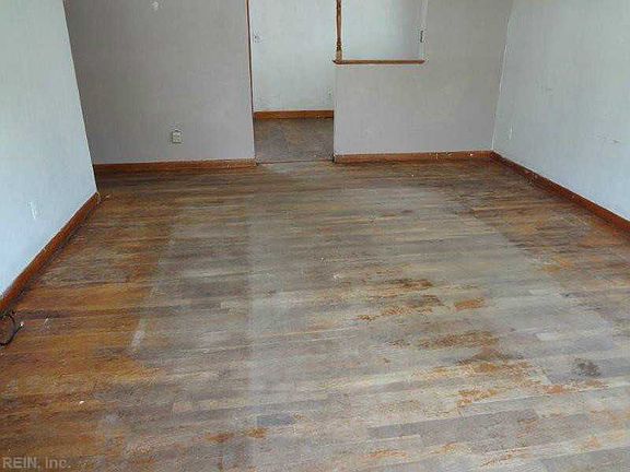 2nd image of 728 Cambridge Ave