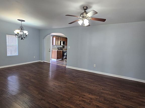 3rd image of 1211 Lake Dr
