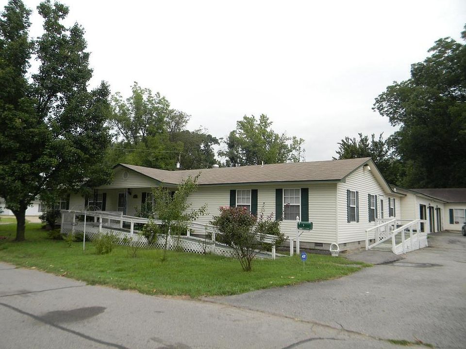 1st image of 801 S 4th St
