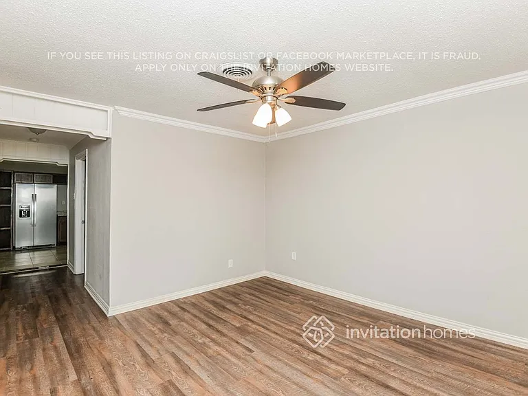 208 Ennis St — Photo 5