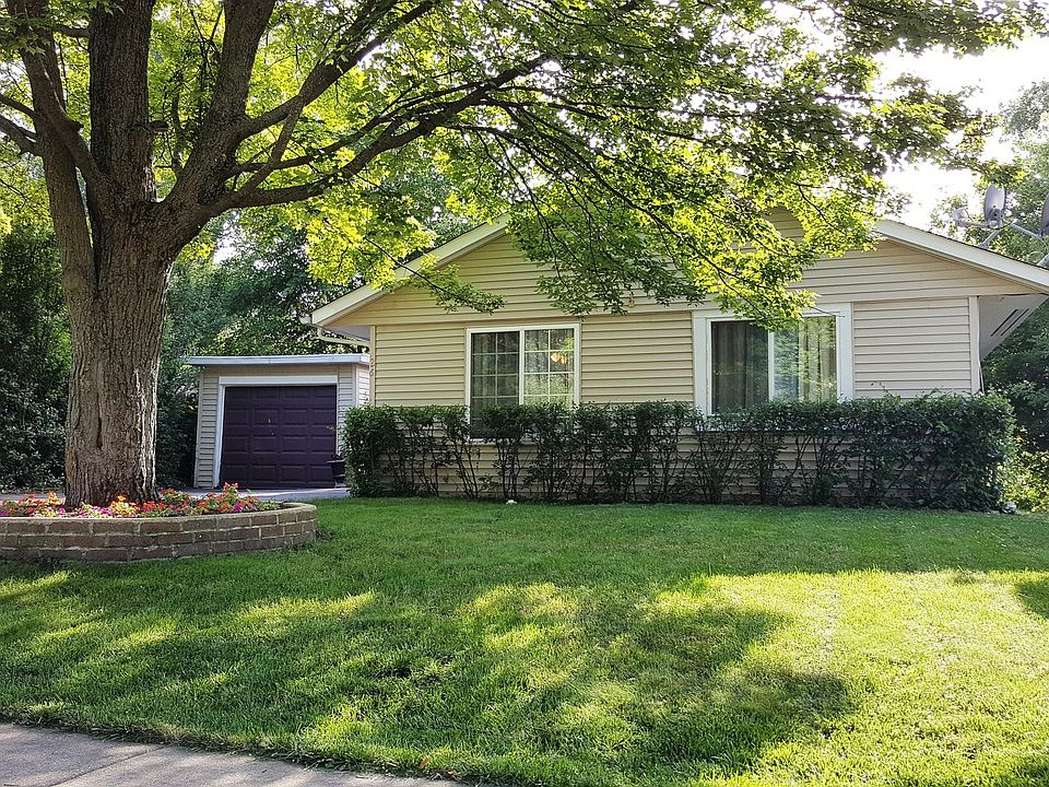 1st image of 26 Aspen Ln