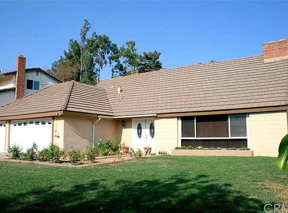 2nd image of 4895 Mariposa Dr