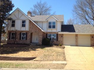 5420 Oakvilla Manor Dr, Saint Louis, MO 63129