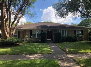 6243 Queensloch Dr, Houston, TX 77096