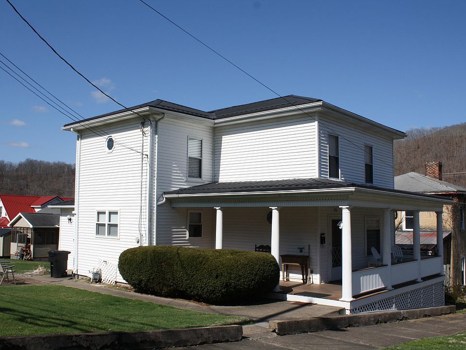 1st image of 210 6th Ave
