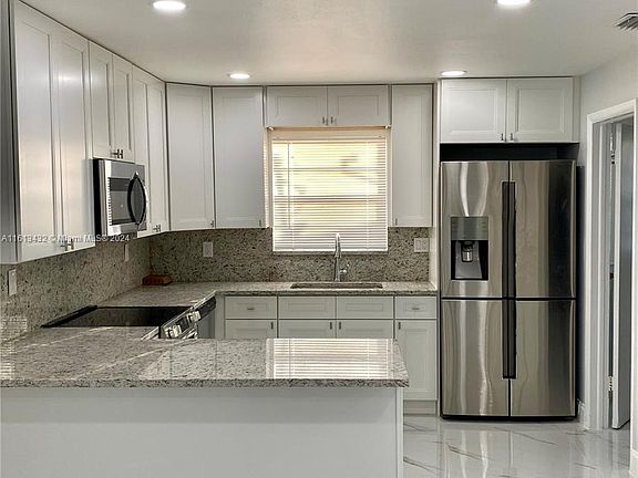 4th image of 2960 NW 25th St