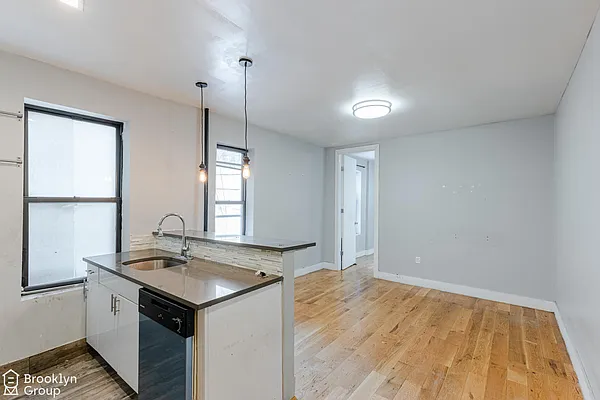 Rented by Brooklyn Group | media 7