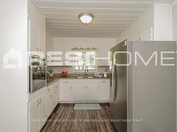 3rd image of 129 Gregory Ct