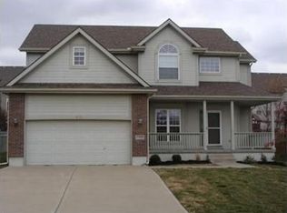 13315 Redwood Ln, Smithville, MO 64089