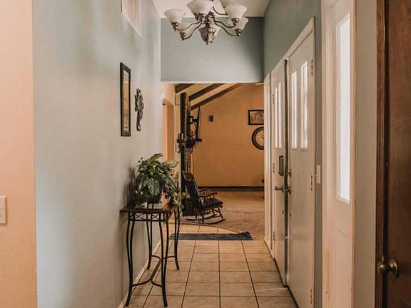 2nd image of 1000 Santa Fe Trl