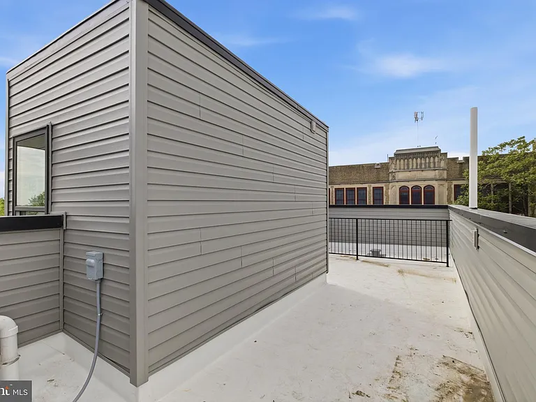 4021 Brown St #3 — Photo 15