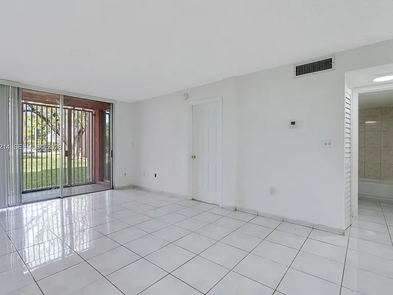 19729 SW 114th Ave #150 — Photo 1