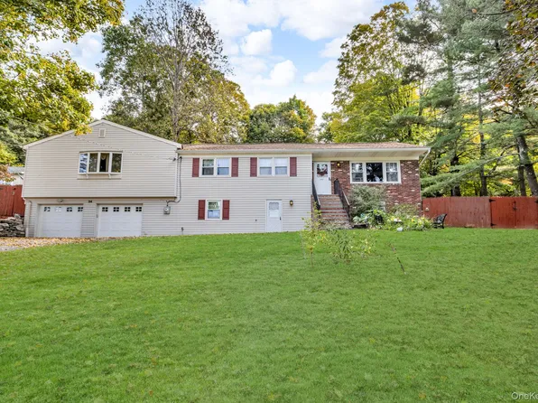 34 Steiner Drive, Mahopac, NY 10541