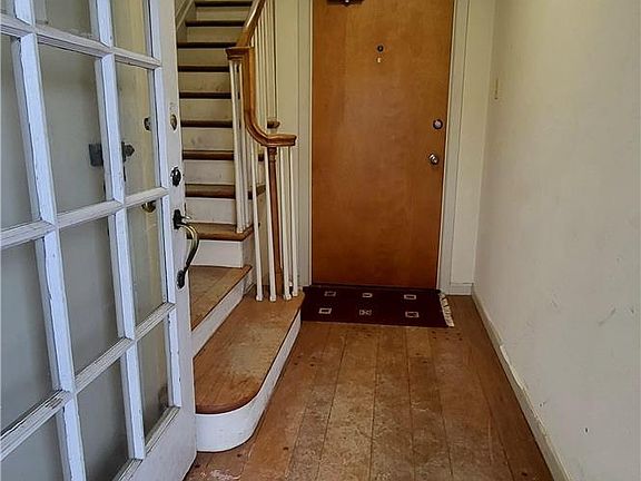 3rd image of 520 N Lafayette St