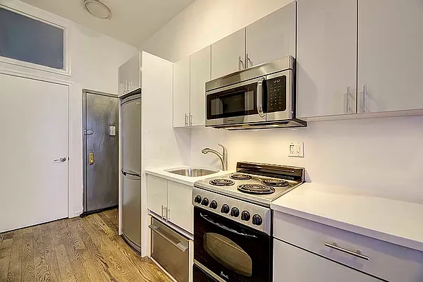 Rented by REAL New York | media 3