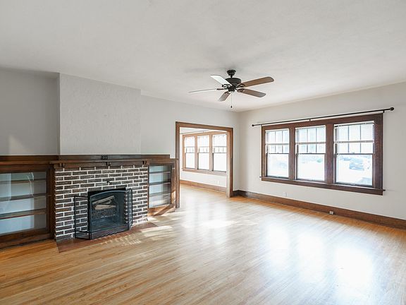 3rd image of 2131 Heights Ave
