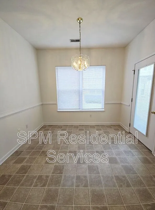 3 bed, 2.0 bath, 1500 sqft, $1,525 — Photo 4