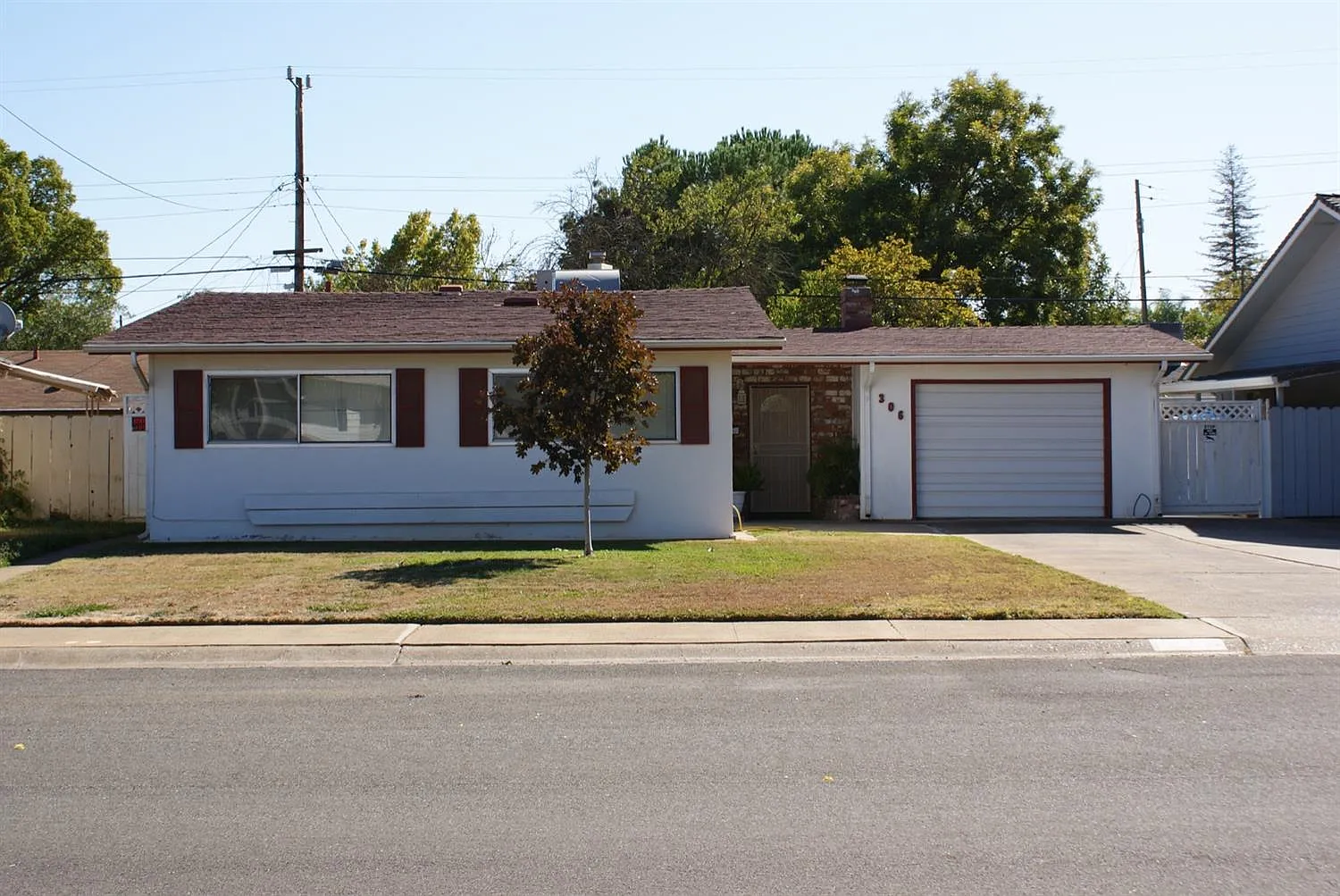 306 Mesa St photo 1
