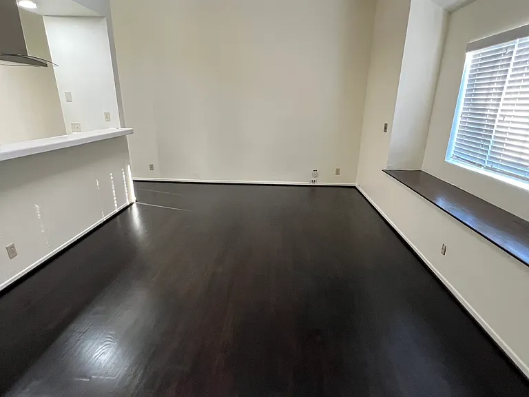 210 E Plymouth St — Photo 9