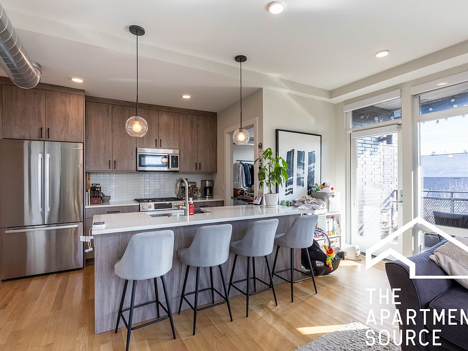 1st image of 3200 N Southport Ave #405
