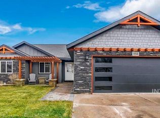 1114 Saddle Dr, Filer, ID 83328