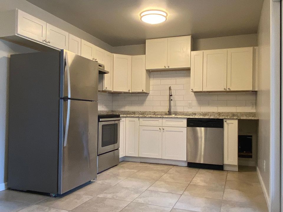 1st image of 207 Turner St