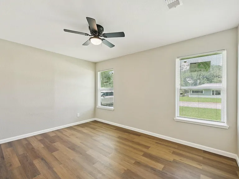 317 Redwood St — Photo 24
