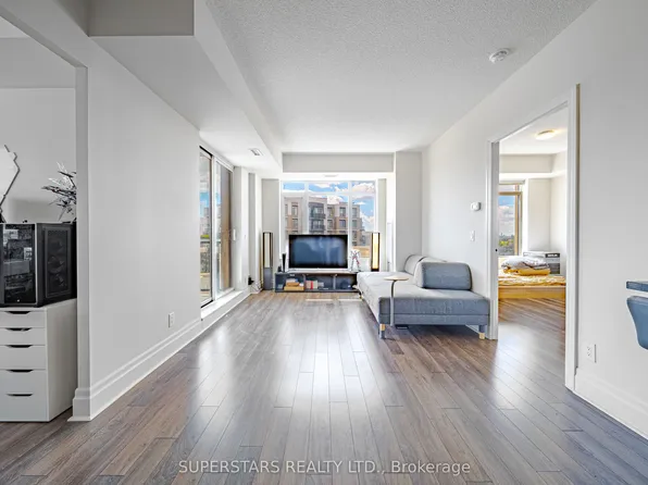 151 Upper Duke Cres #809, Markham, ON L6G 0E1
