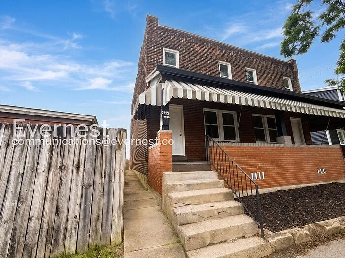 444 E Woodrow Ave — Photo 2