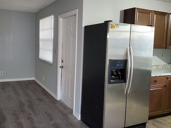 5th image of 10943 NW 45th St