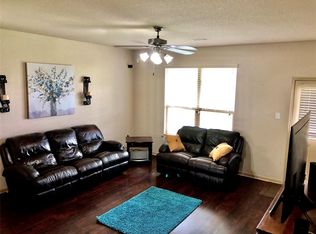 219 Rodeo Dr, Manvel, TX 77578