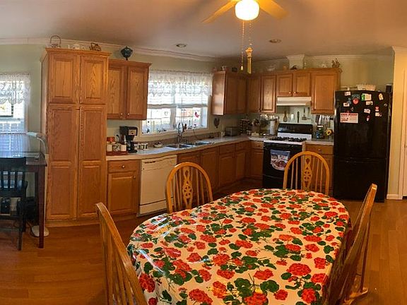 3rd image of 309 E 12th St Lot 10