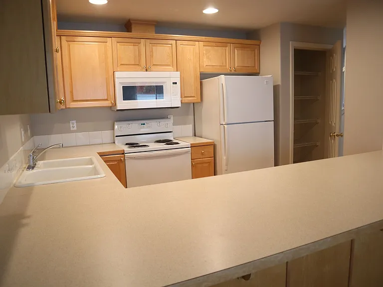 13920 NE 7th Ct — Photo 11