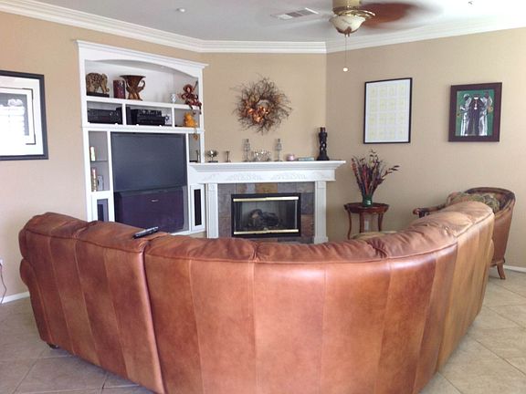 Family Rm. Built-ins & FP