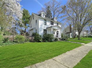 439 Newton St, Westbury, NY 11590