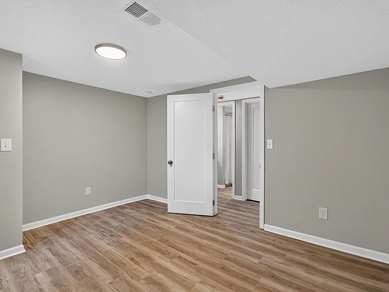 6232 Woodson Rd — Photo 51