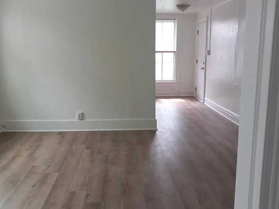 3rd image of 47 White St APT 2