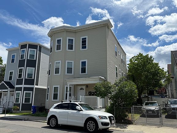 2nd image of 26 Elder St #2